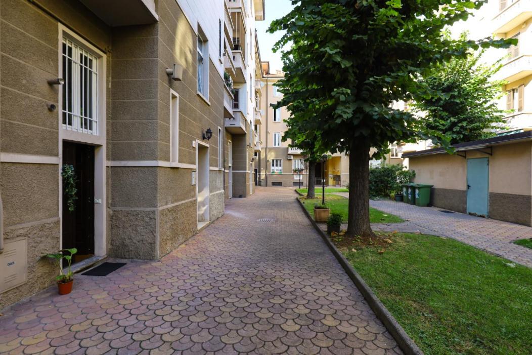 Paki Home nel cuore dei navigli di Milano Esterno foto